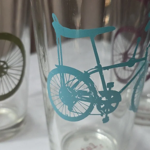 Set of Bicycle Print Glasses - Picture 4 of 8